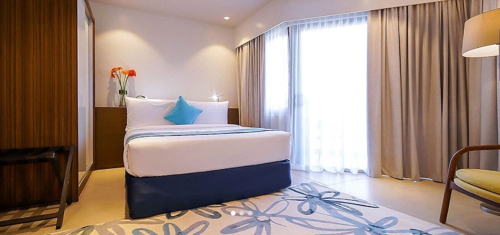 Tambuli Seaside Resort and Spa Deluxe Studio, 1 Queen Bed (guests age 18-59) 2