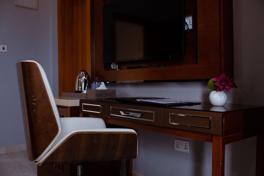 Crismon Hotel Classic Room, 1 Bedroom, Pool View 13