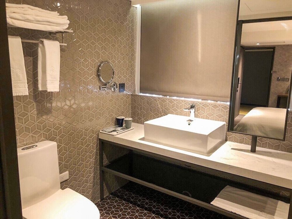 City Suites Taoyuan Station Superior Double Room 5