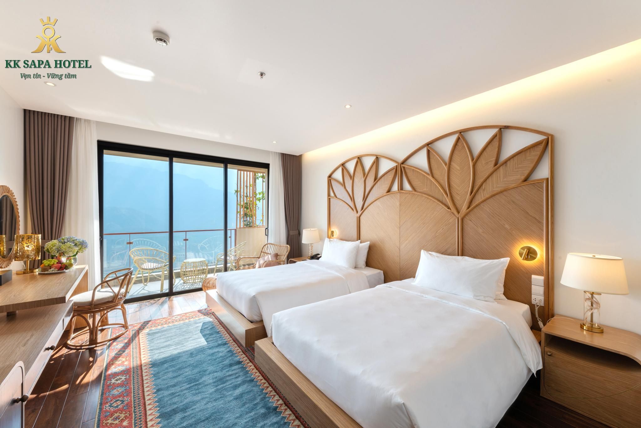 Deluxe Twin Balcony Mountain View