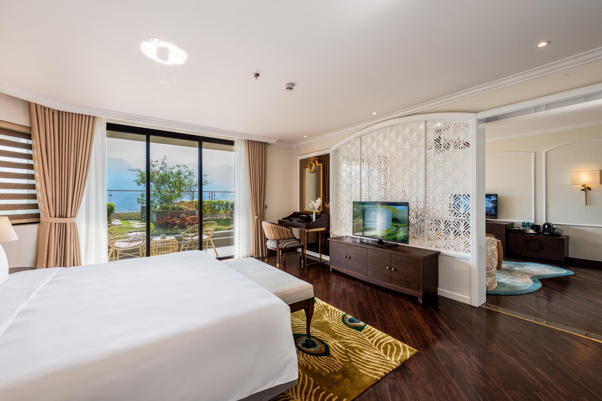 Valley View Suite with King Bed