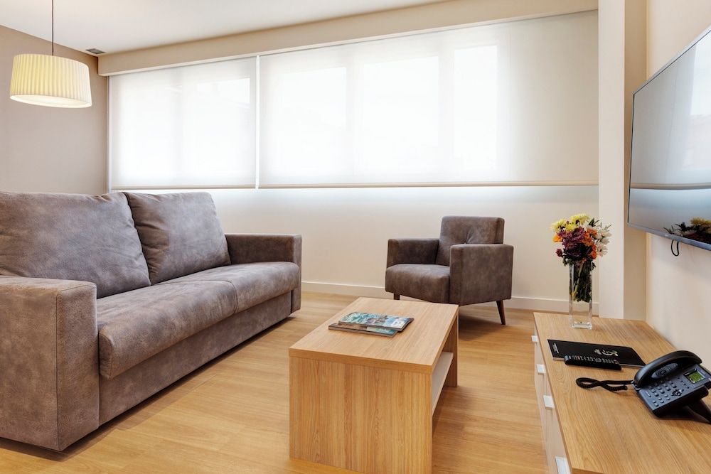 Sercotel Logroño Suites Superior Apartment 3
