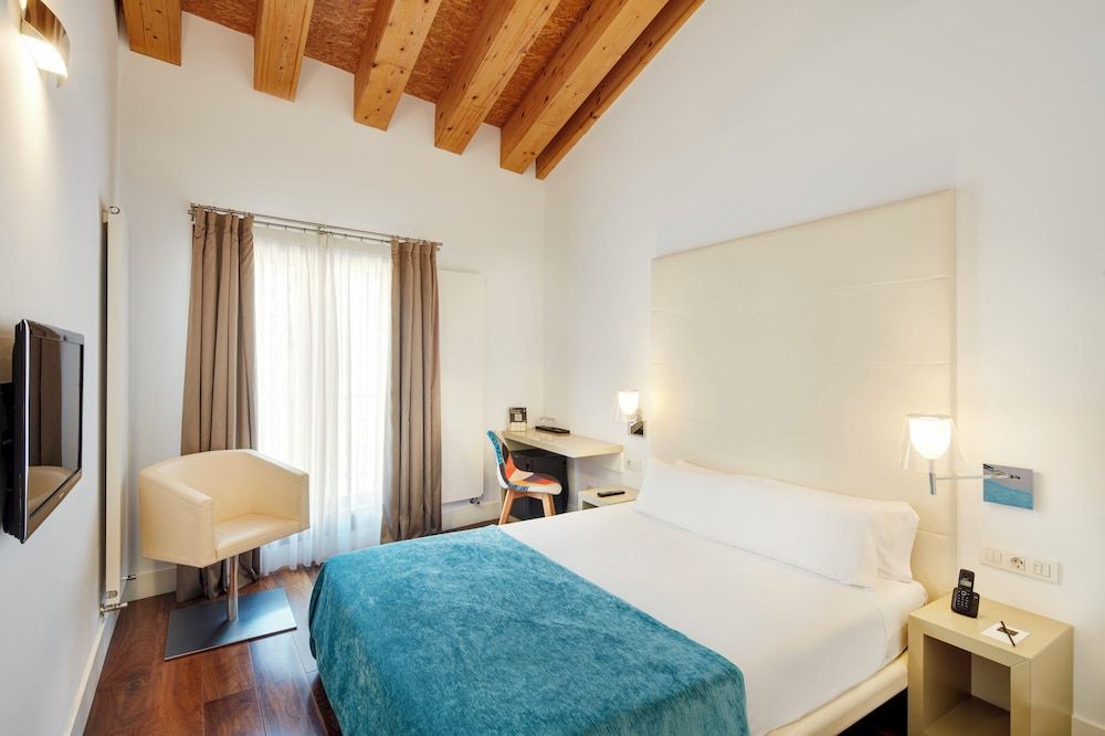 Sercotel Calle Mayor Classic Double Room 3