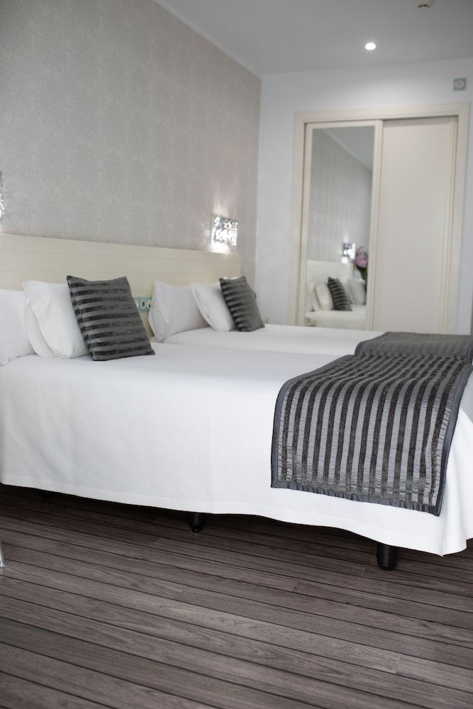 Hotel La Boutique Puerta Osario Double Room (parking) 8