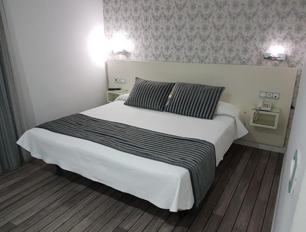 Hotel La Boutique Puerta Osario Premium Double Room 4