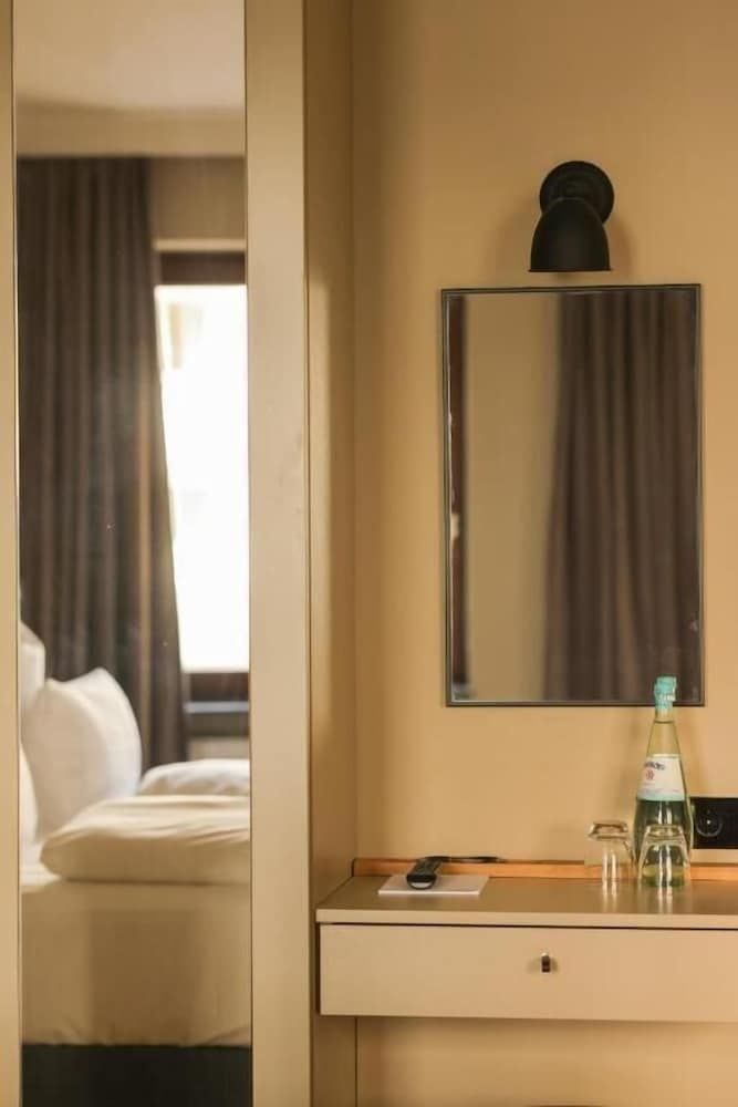 Standard Double Room (Ostseite)