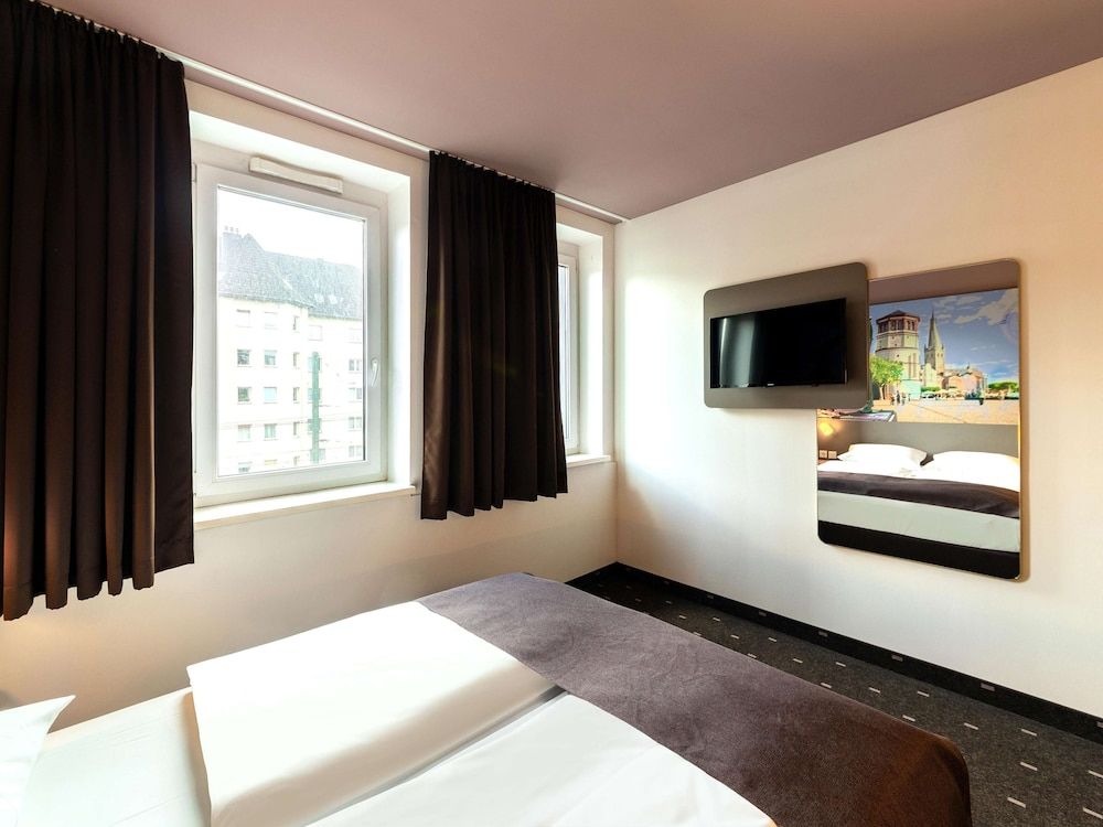 undefined B&B Hotel Düsseldorf-Mitte 3