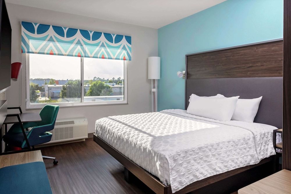 Room, 1 King Bed, Accessible, Bathtub