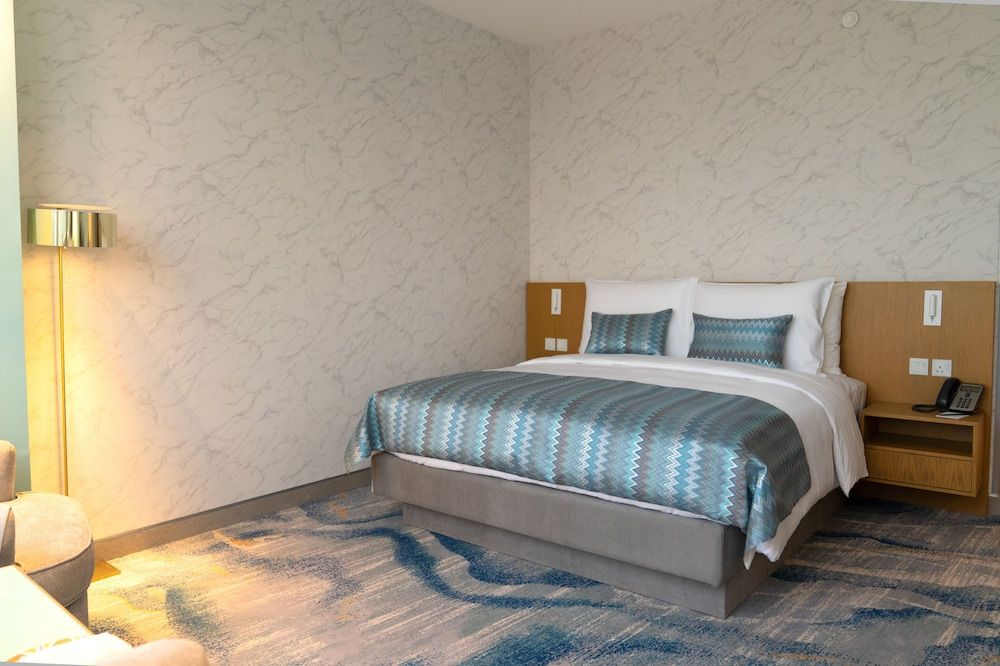 Symphony Style Hotel Kuwait Premium Superior King Room with Symphony Lounge access 3