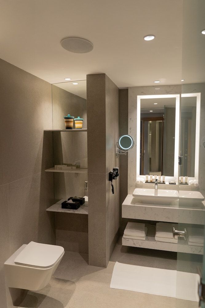 Symphony Style Hotel Kuwait Premium Superior Twin Room with Symphony Lounge access 6