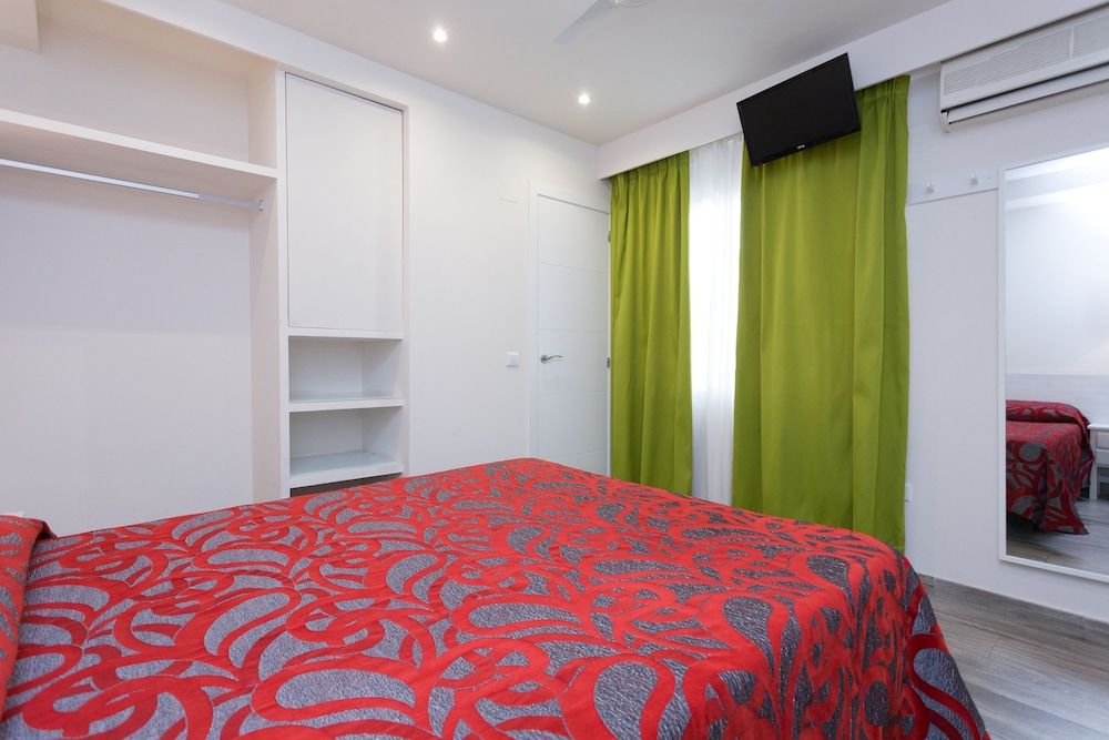 Sol y Miel Hostal Basic Double Room 2