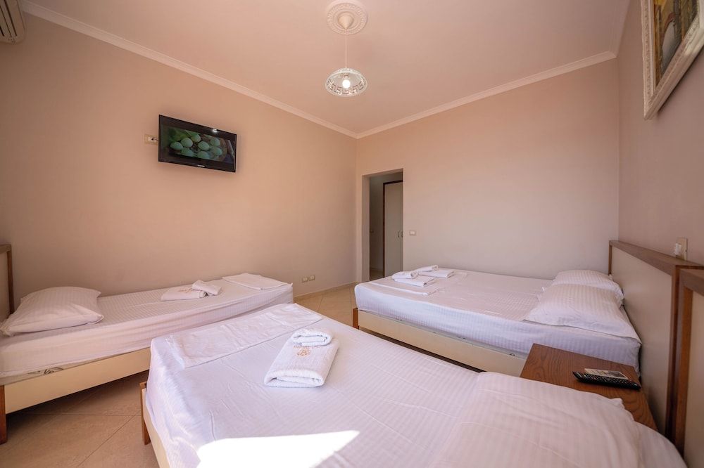 Hotel Vila Misiri Family Room, Balcony