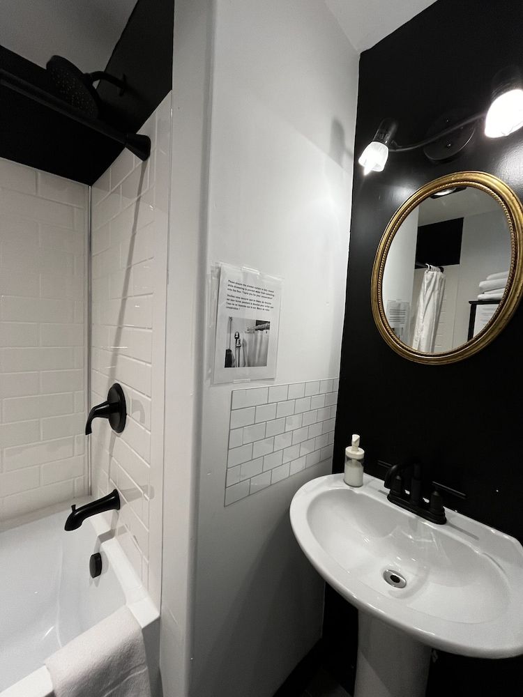 Manoir Sainte Geneviève Superior Double Room, 2 Queen Beds, Non Smoking, Private Bathroom 10