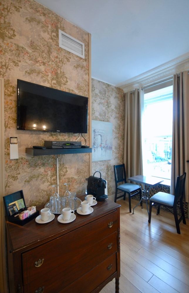 Manoir Sainte Geneviève Superior Double Room, 2 Queen Beds, Non Smoking, Private Bathroom 11