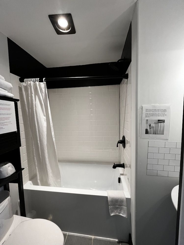 Manoir Sainte Geneviève Superior Double Room, 2 Queen Beds, Non Smoking, Private Bathroom 8