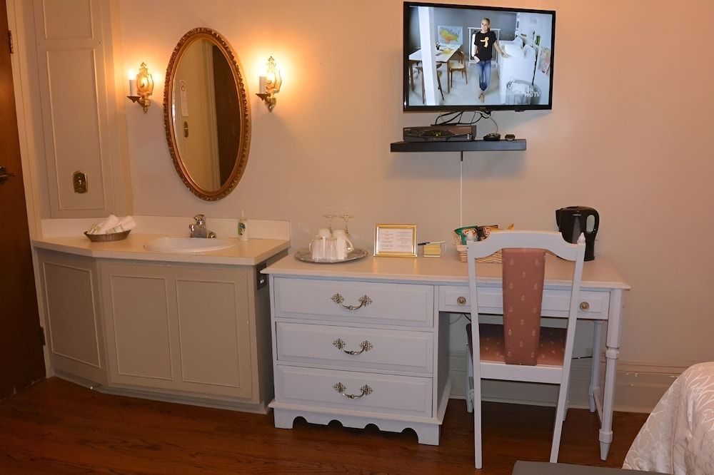 Manoir Sainte Geneviève Classic Room, 1 King Bed, Non Smoking, Private Bathroom 22