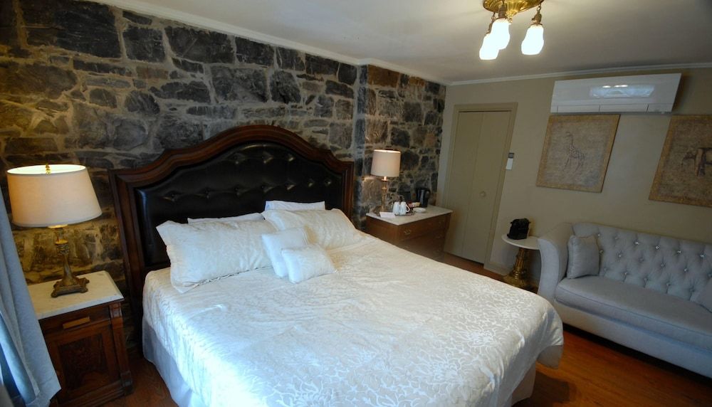 Manoir Sainte Geneviève Classic Room, 1 King Bed, Non Smoking, Private Bathroom 7