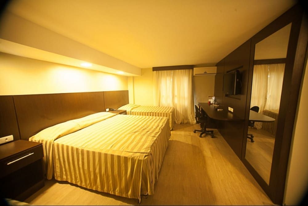 Hotel Plaza Apolo Deluxe Double Room 5