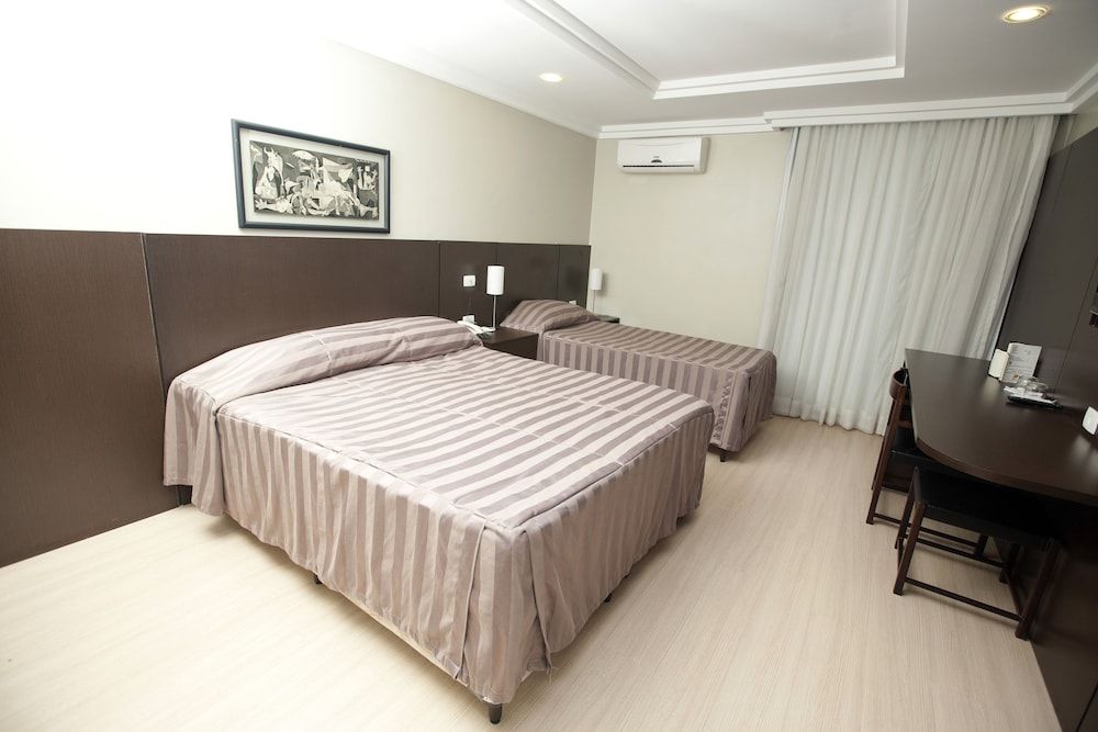 Hotel Plaza Apolo Deluxe Double Room 9