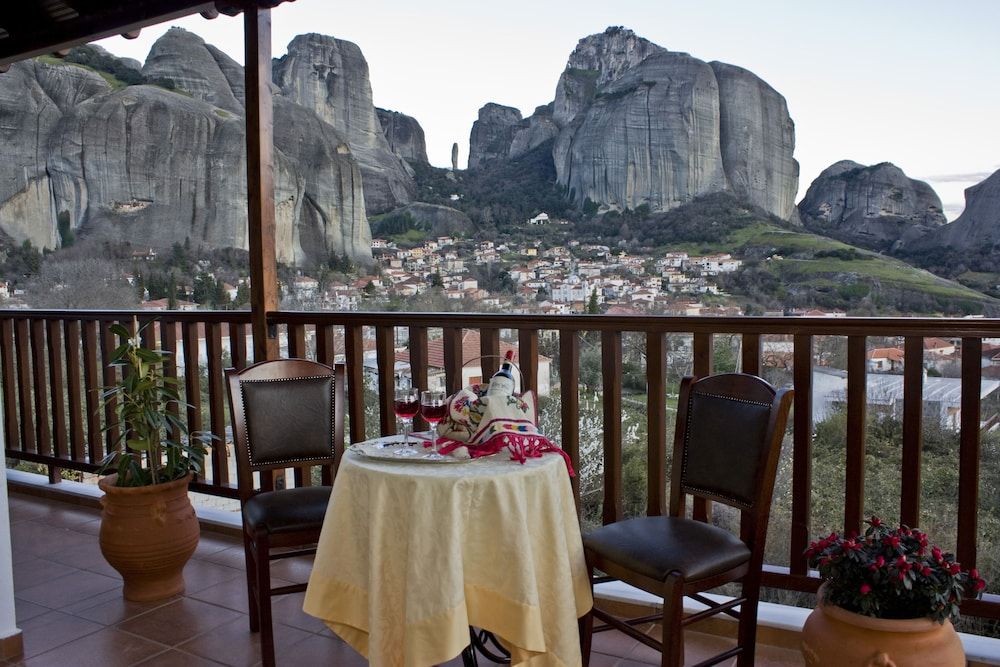 Doupiani House Hotel Panoramic Triple Room (Meteora View) 2