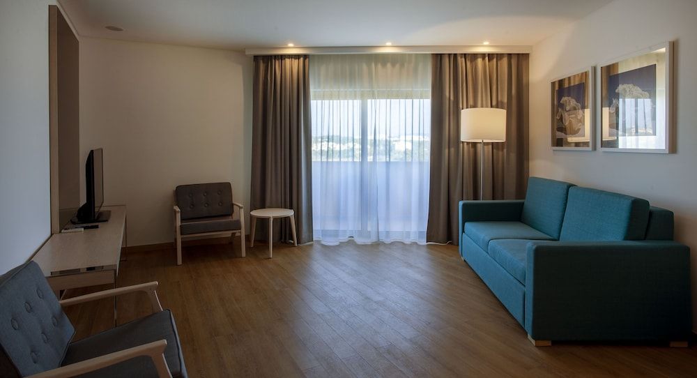 TURIM Presidente Hotel Superior Suite, Partial Sea View 20