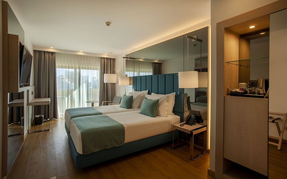 TURIM Presidente Hotel Double Room, Partial Sea View 2