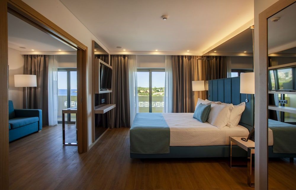 TURIM Presidente Hotel Superior Suite, Partial Sea View 6