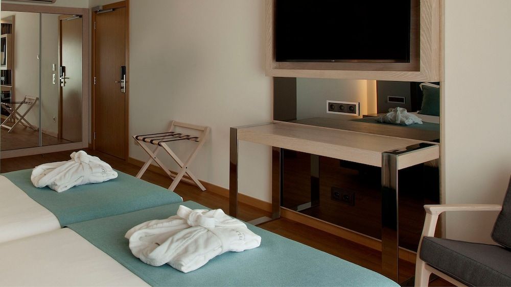 TURIM Presidente Hotel Double Room, Partial Sea View 13