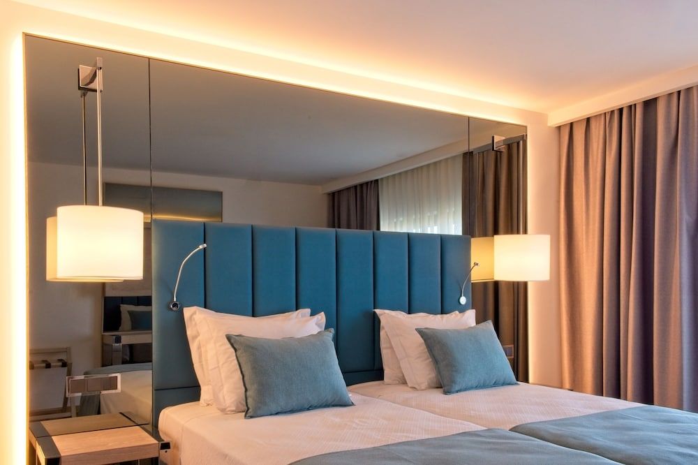 TURIM Presidente Hotel Double Room, Partial Sea View 4