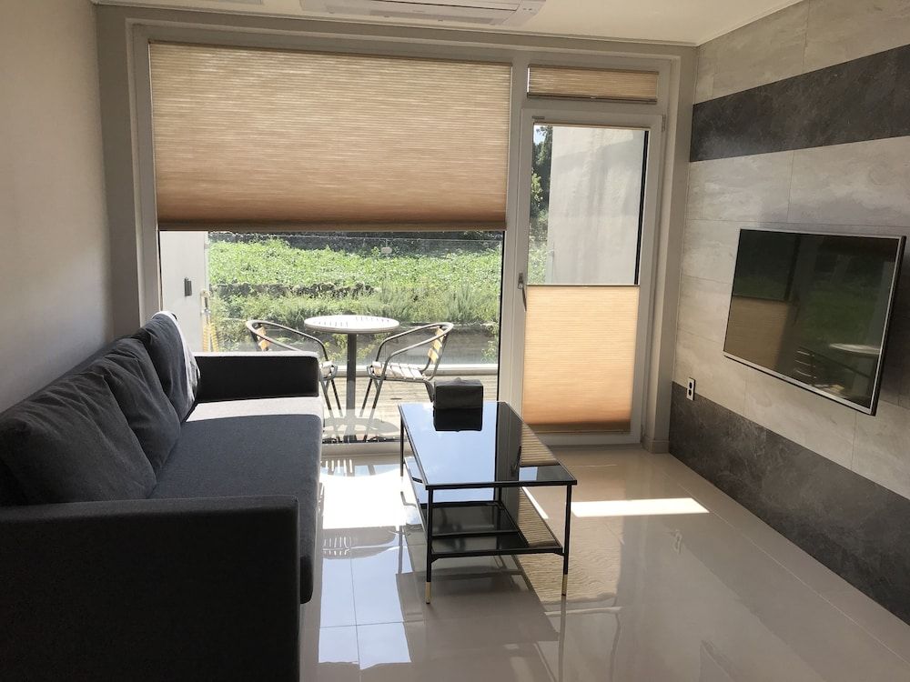 Terrace Hill Resort Terraced resort pension with deck & mountain view