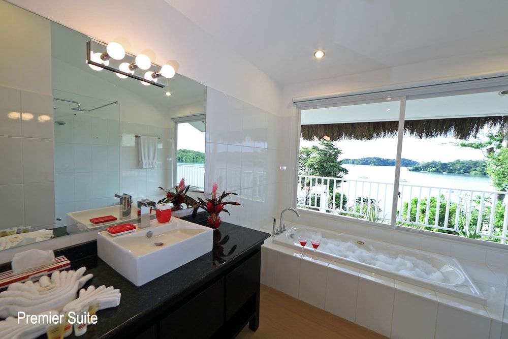 Bocas del Mar Hotel Premier Suite, 2 Bedrooms, Hot Tub, Sea Facing 9