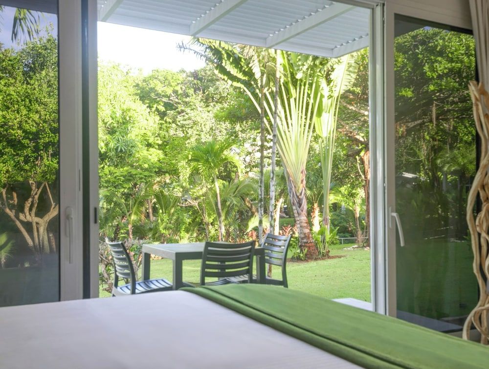 Bocas del Mar Hotel Bungalow, 1 King Bed with Sofa bed, Sea Facing 6