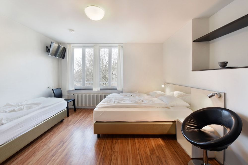 Swiss Star California Standard Studio 10