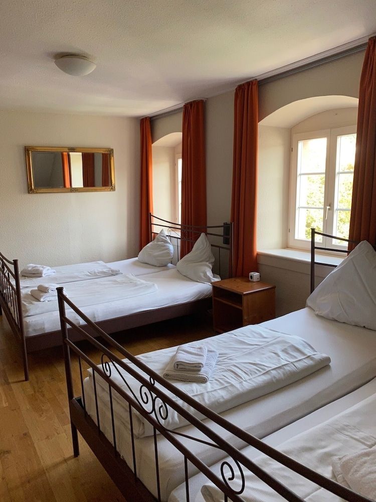 Basic Twin Room, Shared Bathroom