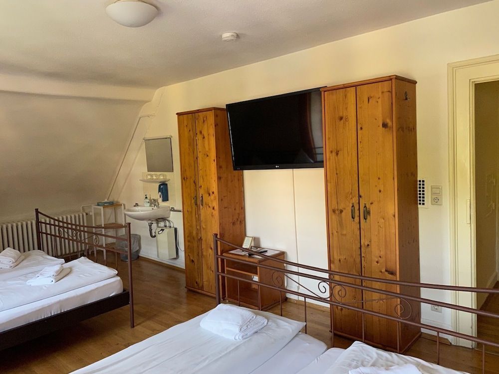 Basic Quadruple Room, Shared Bathroom