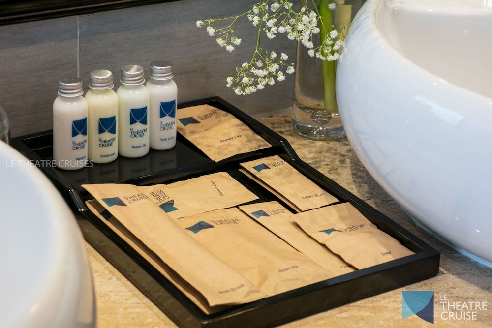 Le Theatre Cruise Junior Double or Twin Room, Balcony, Bay View 8