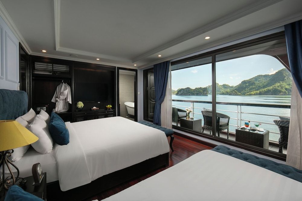 undefined Le Theatre Cruise 7