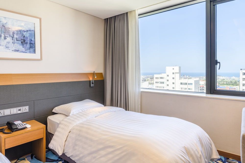 Shin Shin Hotel Jeju Airport Superior Twin Room 4