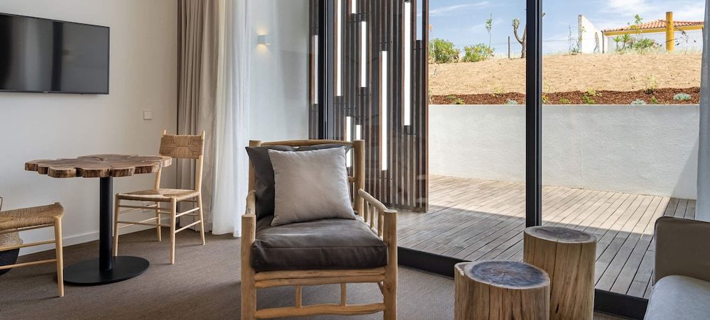 Octant Evora Family Room, Terrace (Countryside) 8