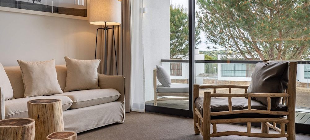 Octant Evora Double Room, Balcony (Garden & Pool View) 7