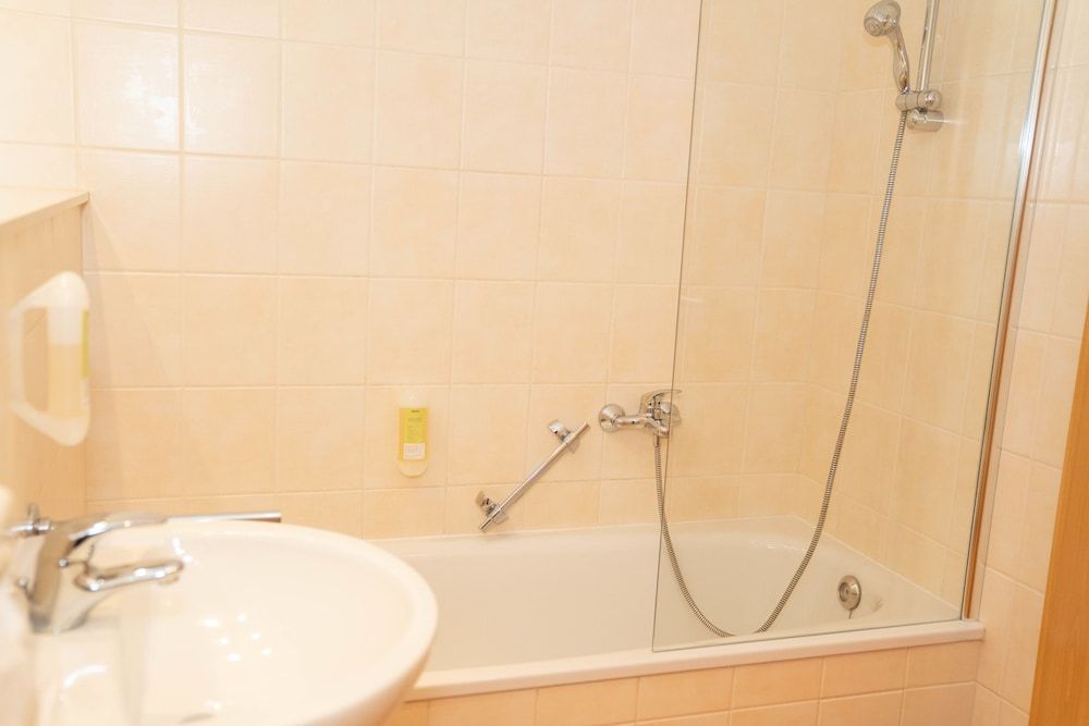 Hotel Löwenstein Deluxe Double Room 4