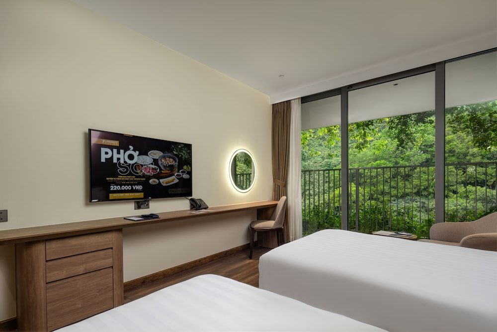 Flamingo Resort Cat Ba Deluxe Central - Mountain Twin 2