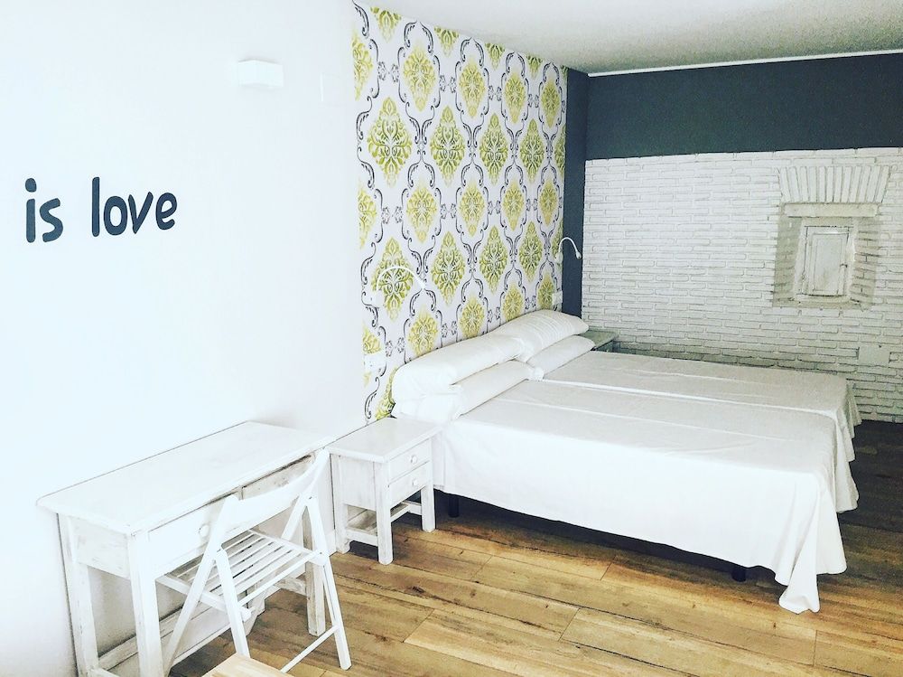 Hostal Le vintage Triple Room 6