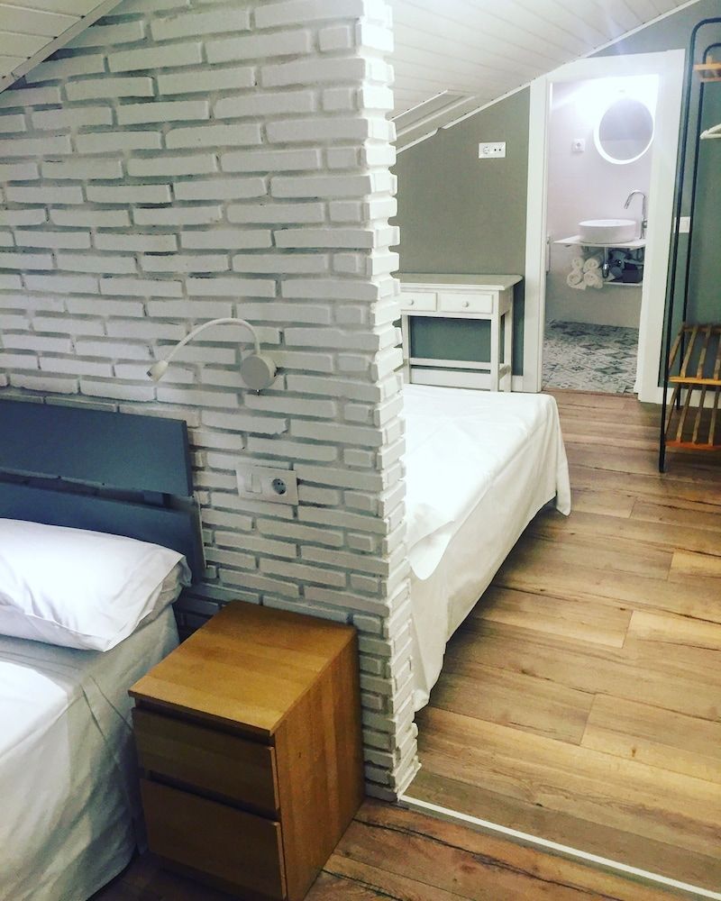 Hostal Le vintage Family Room 4