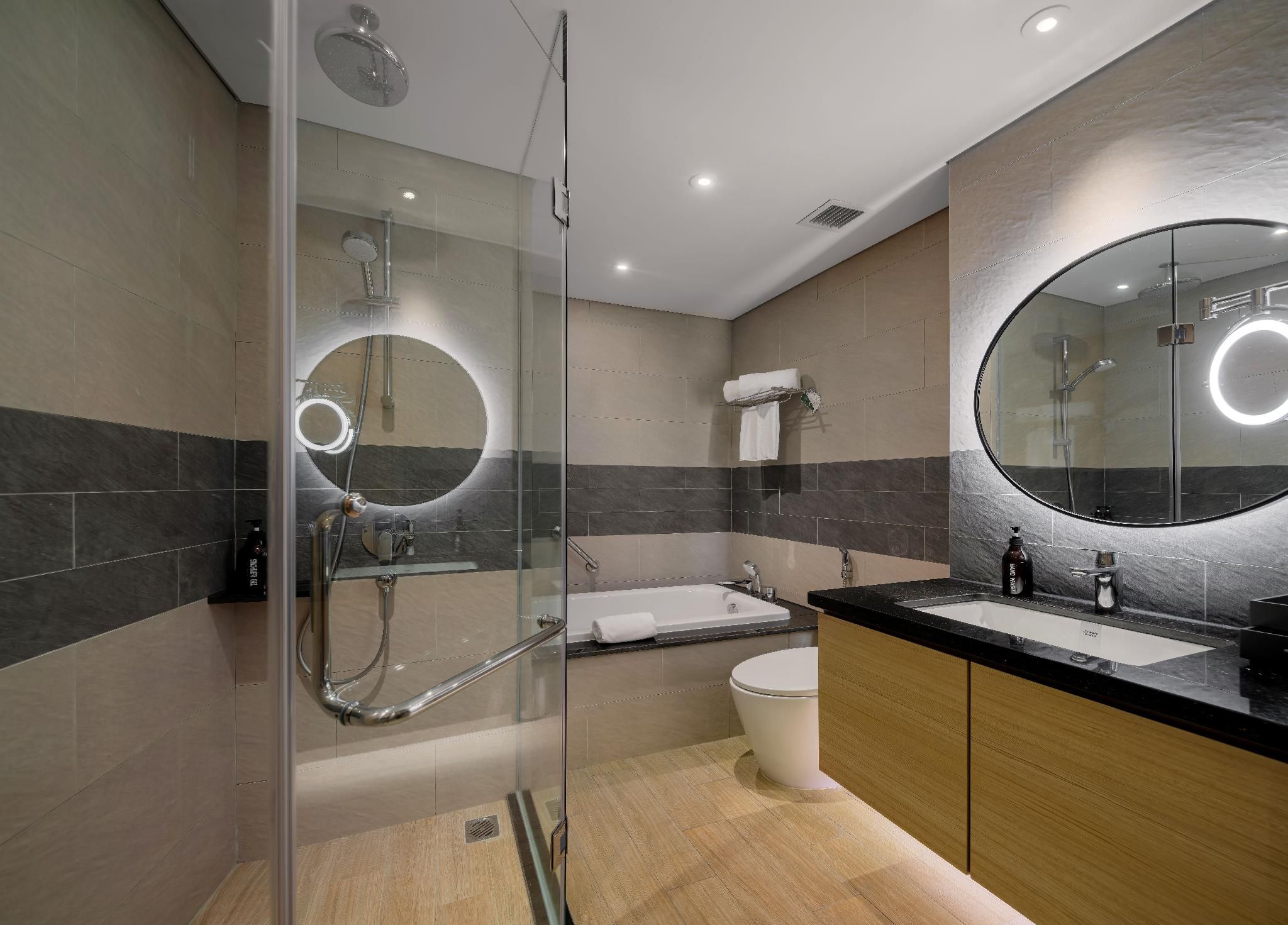 2 Bedroom Executive King