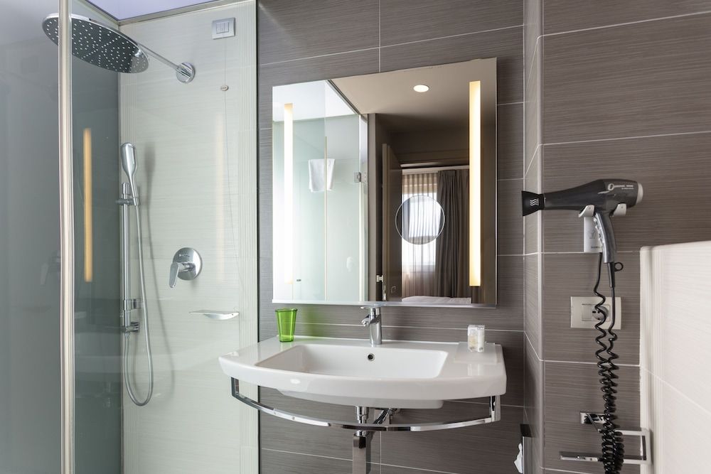 8Piuhotel Family Room 5