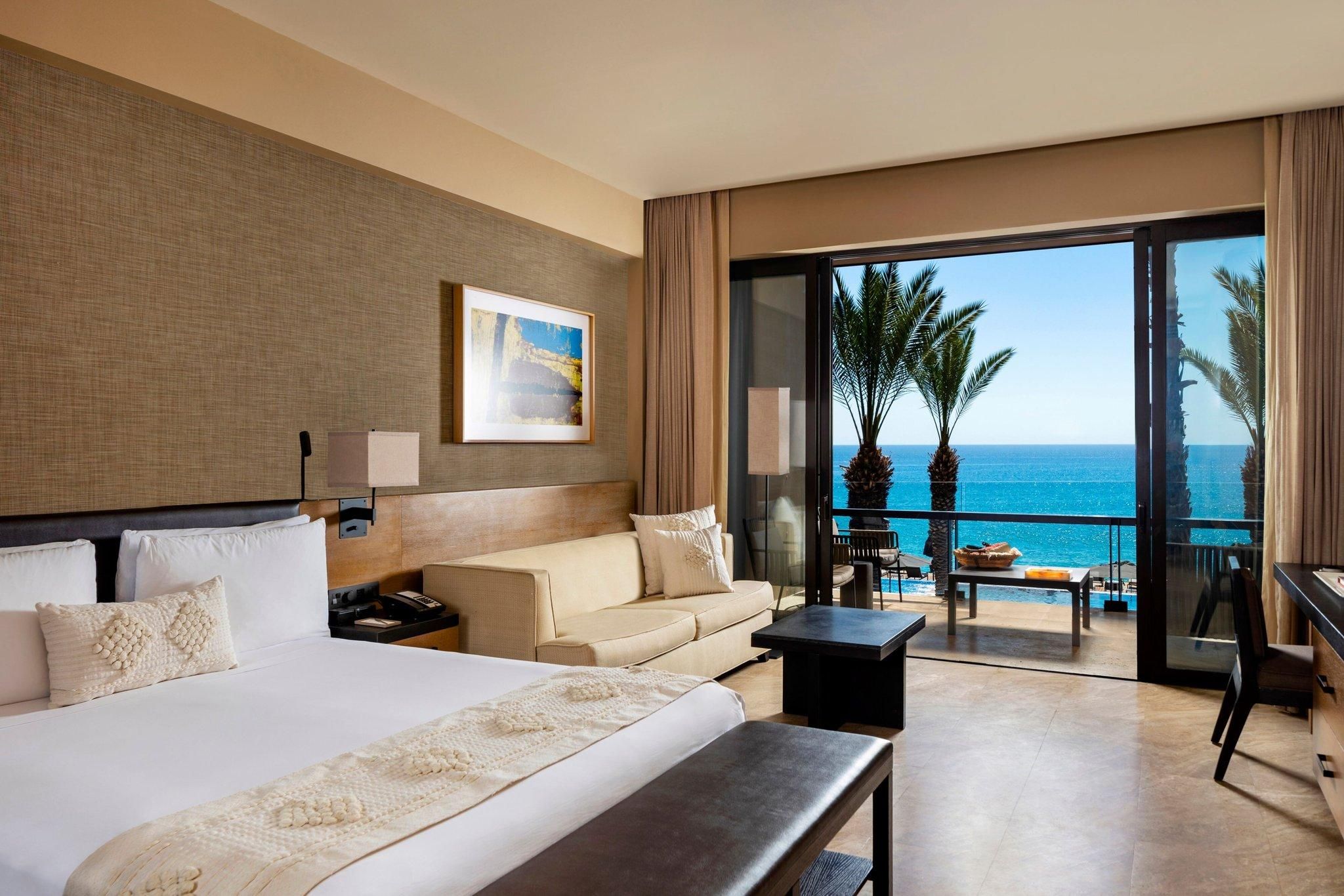 Deluxe Guest room, 1 King, Sofa bed, Ocean view