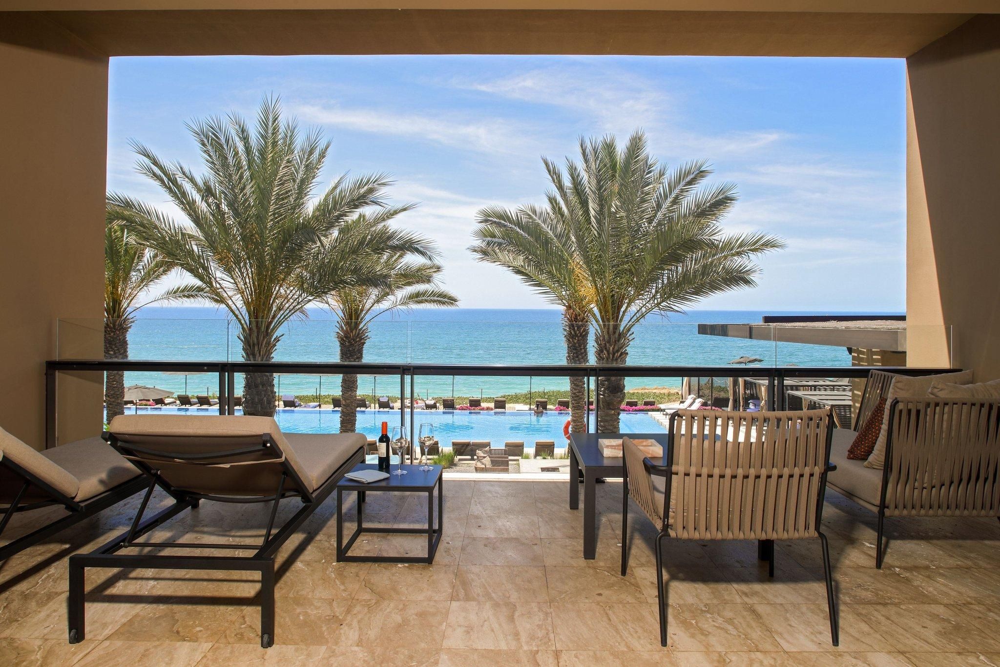 Taypa, Suite, 1 King, Sofa bed, Oceanfront, Balcony