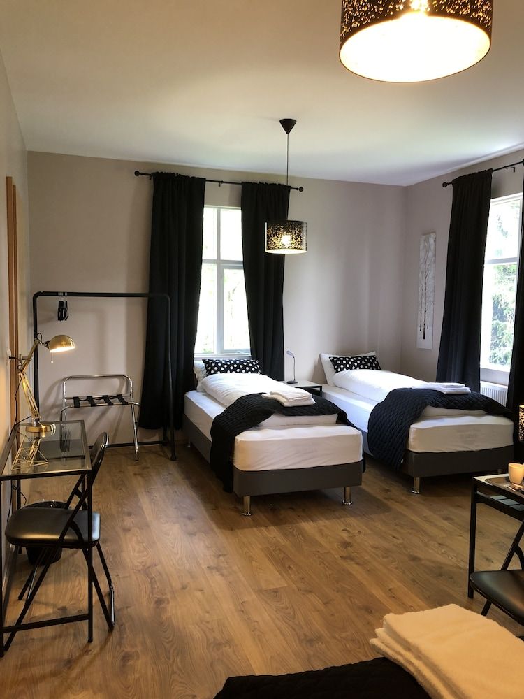 Bjork Guesthouse Family Quadruple Room, Private Bathroom 3