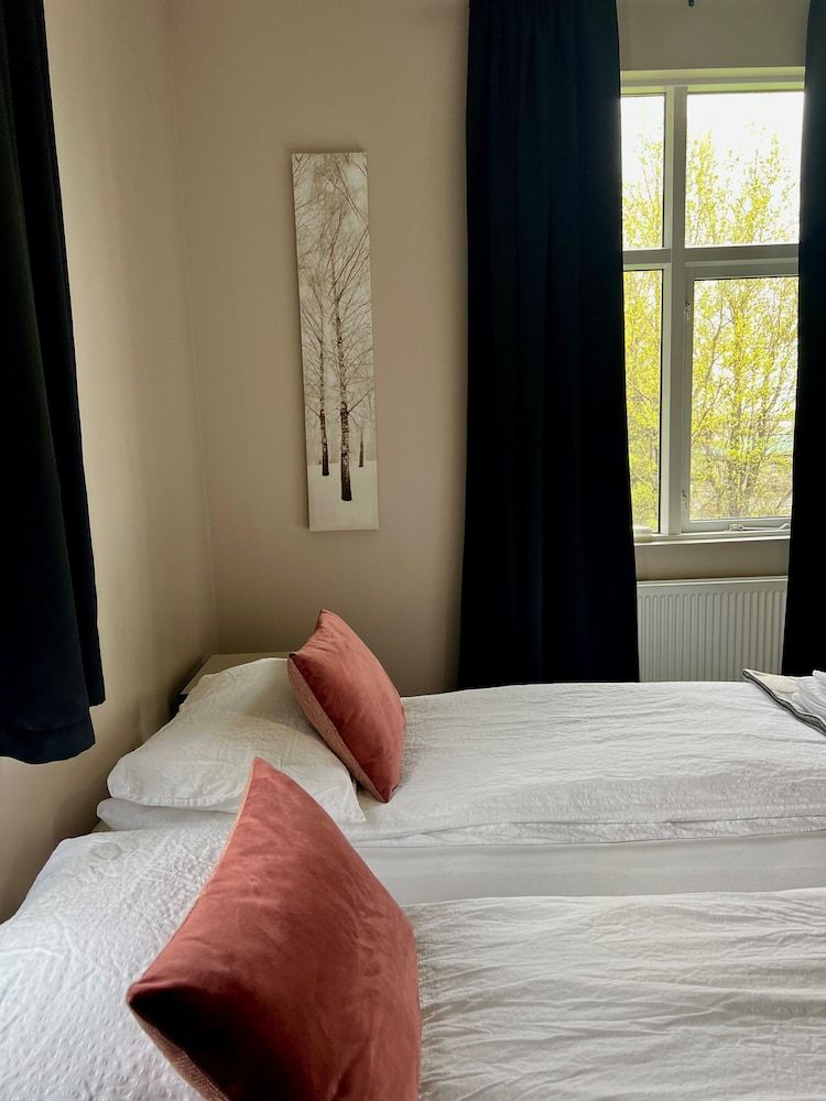 Bjork Guesthouse Family Quadruple Room, Private Bathroom 4